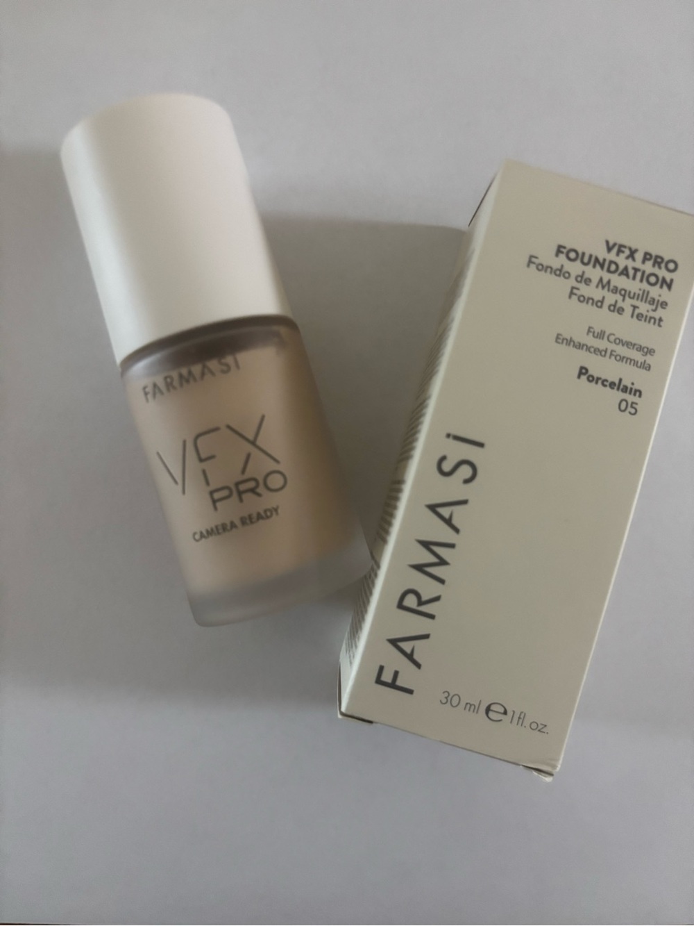 Farmasi VFX Pro Foundation Bottle and Box - Porcelain 05
